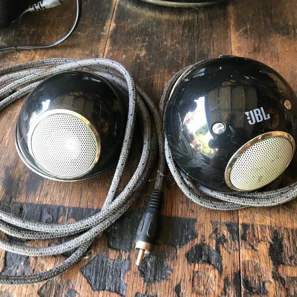 JBL Spot Speakers - Picture 3 of 5